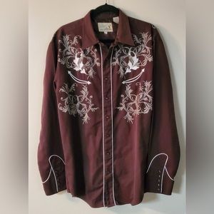 I’m Looking for this shirt on size L